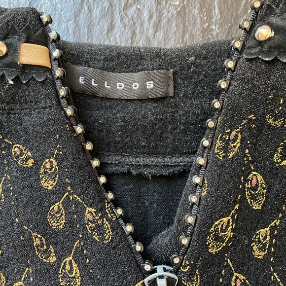 Elldos shiny black sweater, mid zip with a lot of rich detail - Picture 4 of 9